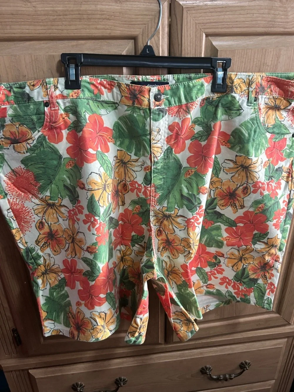 Shorts - Picture 2 of 5